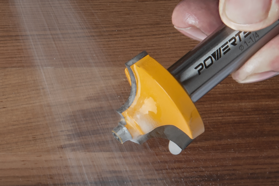 Router Bit Cleaning Step4-POWERTEC Router Accessories
