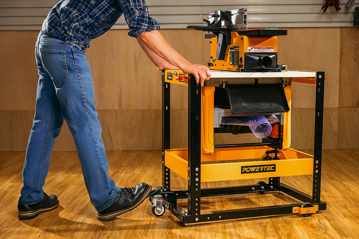 Flip top tool stand with benchtop tools